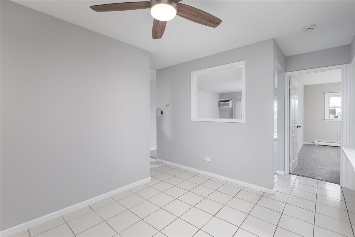 5740 East Avenue #2D, Countryside, IL 60525