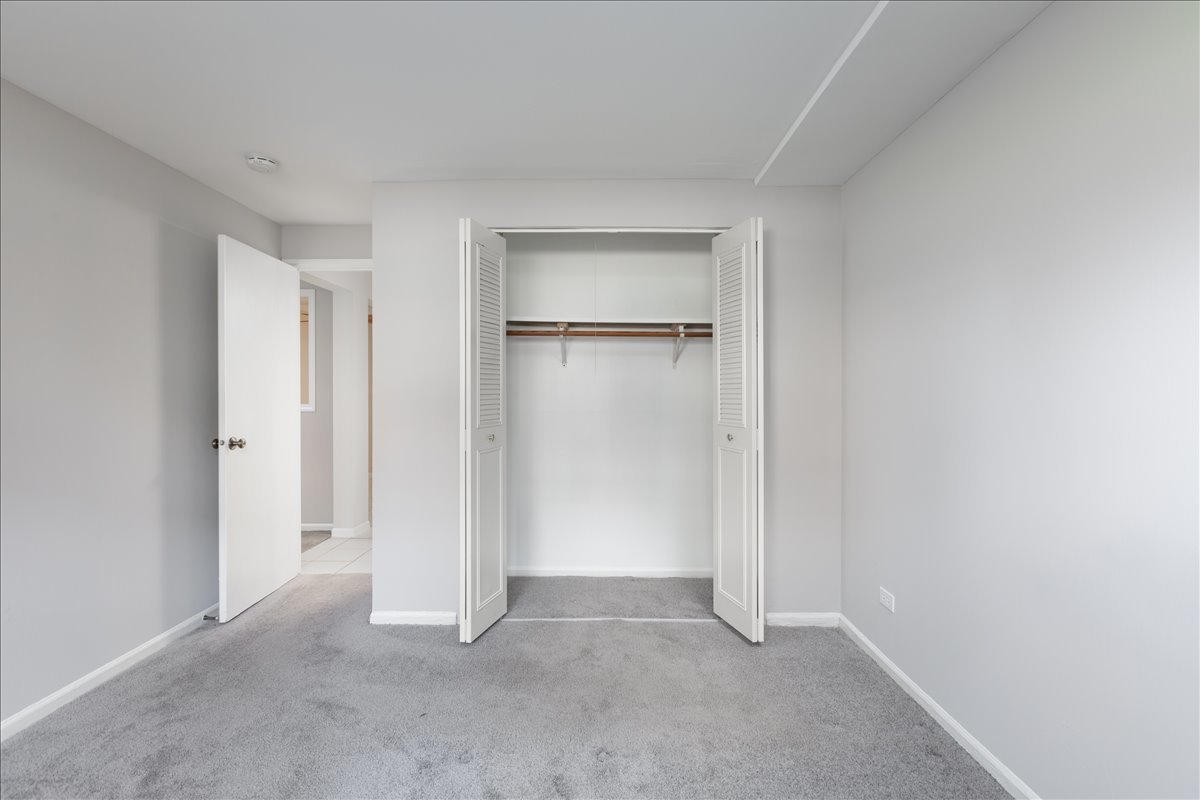 5740 East Avenue #1C, Countryside, IL 60525