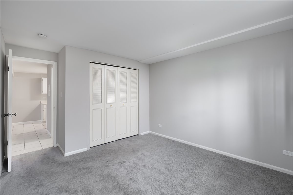 5740 East Avenue #1C, Countryside, IL 60525