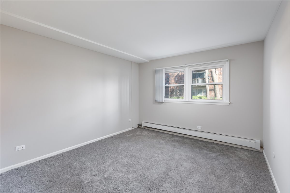 5740 East Avenue #1C, Countryside, IL 60525