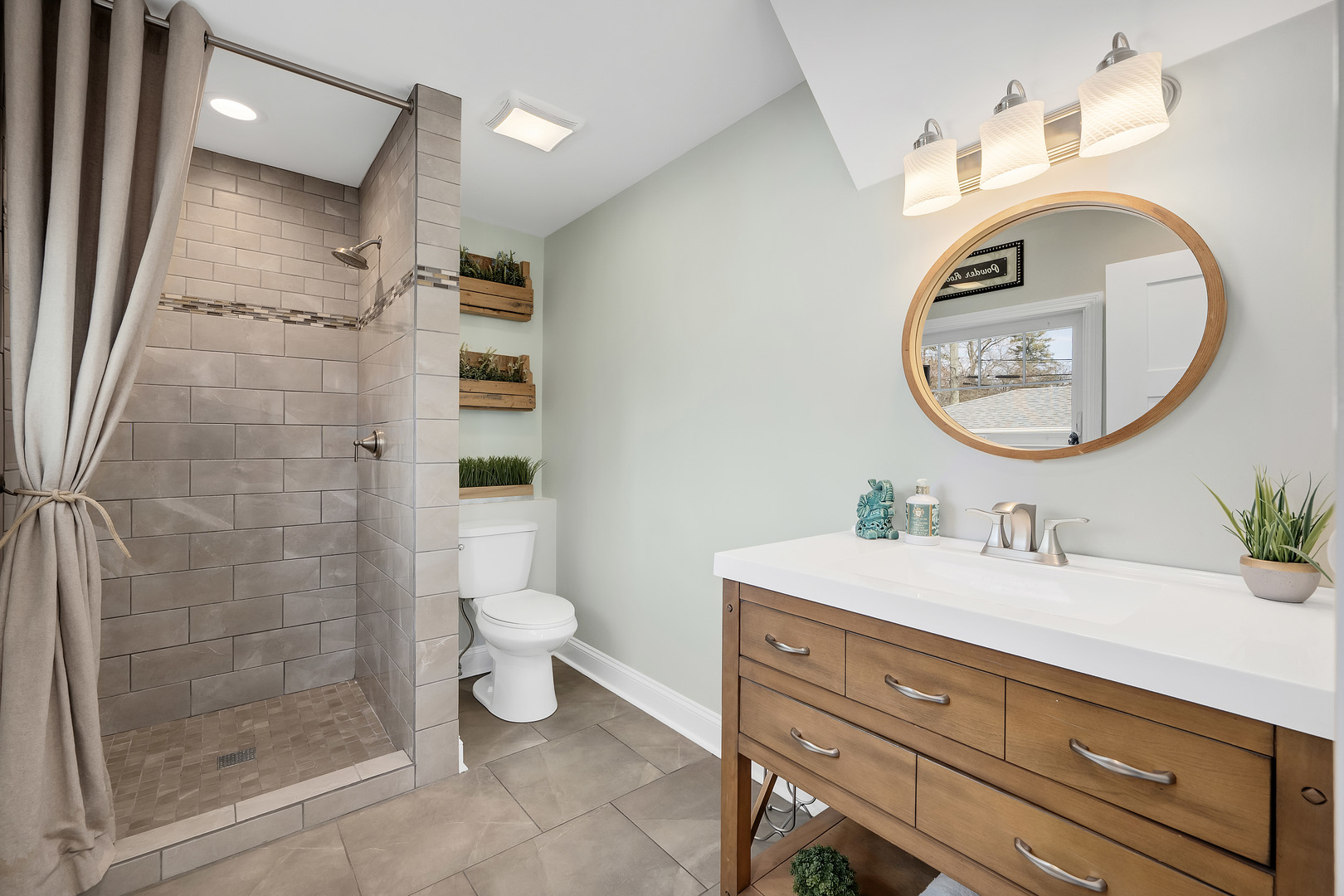 216 N Washington Street, Westmont, IL 60559