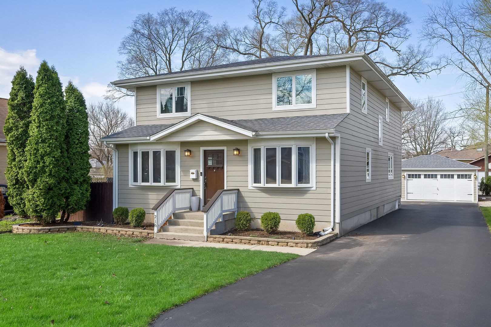 216 N Washington Street, Westmont, IL 60559