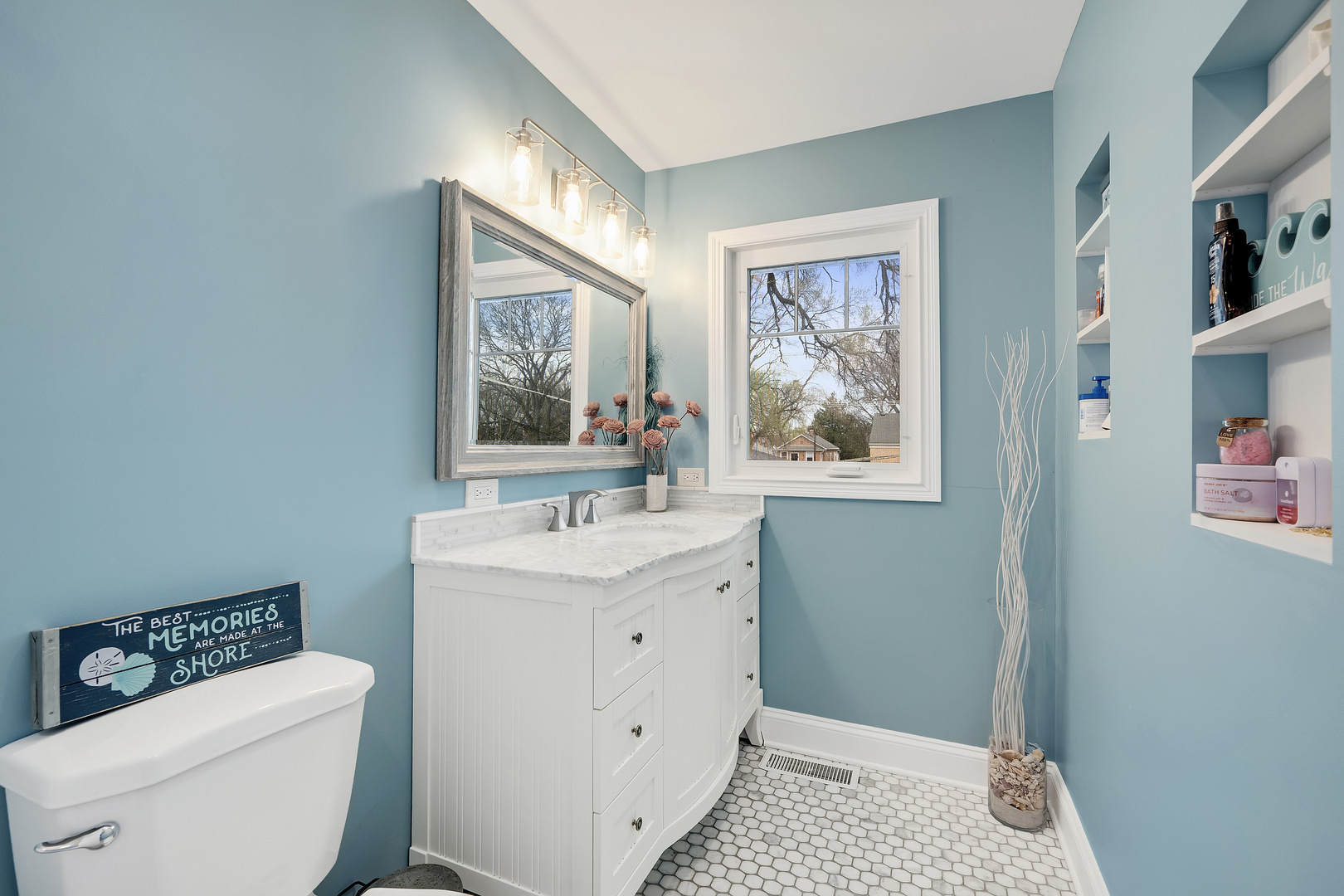 216 N Washington Street, Westmont, IL 60559