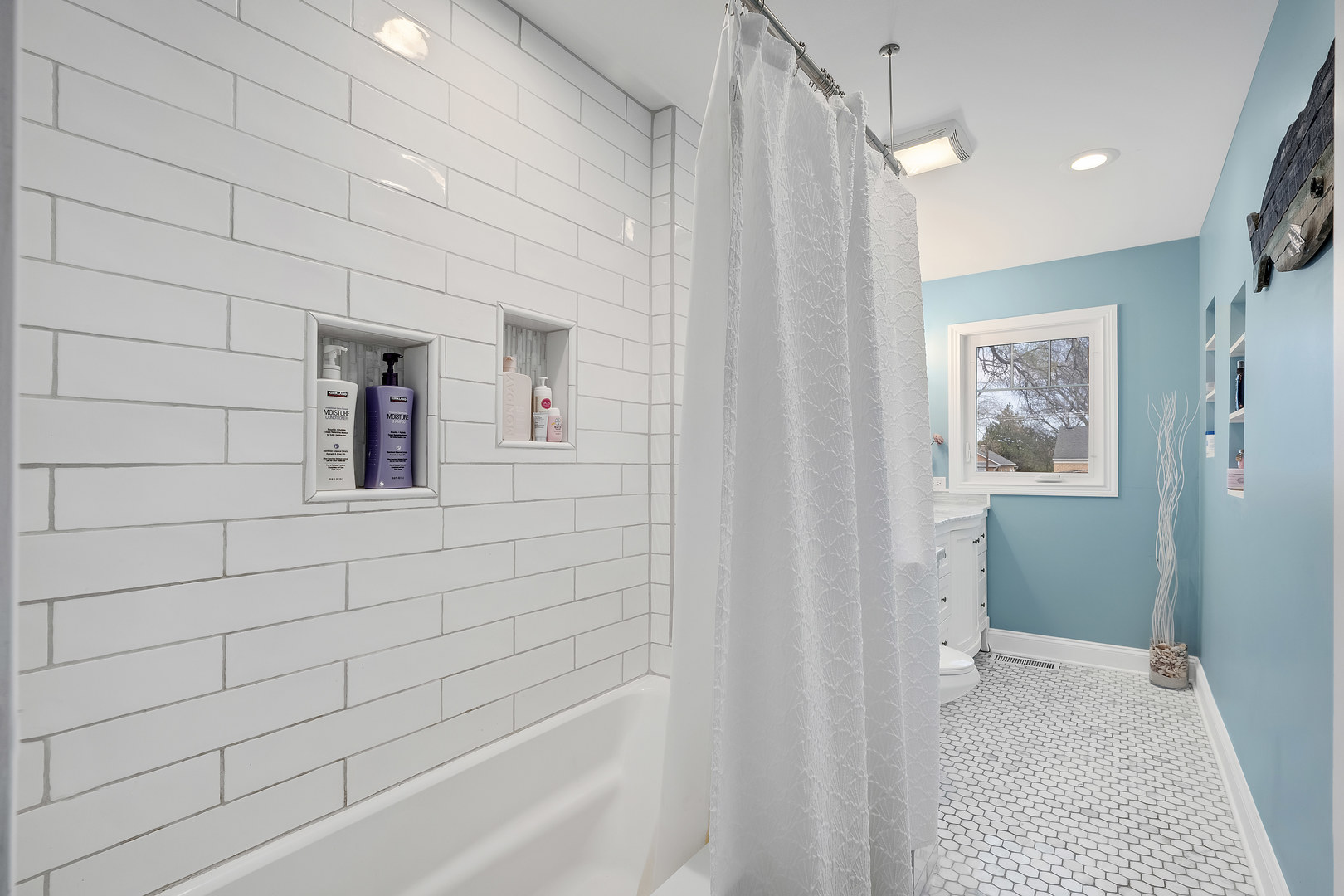 216 N Washington Street, Westmont, IL 60559