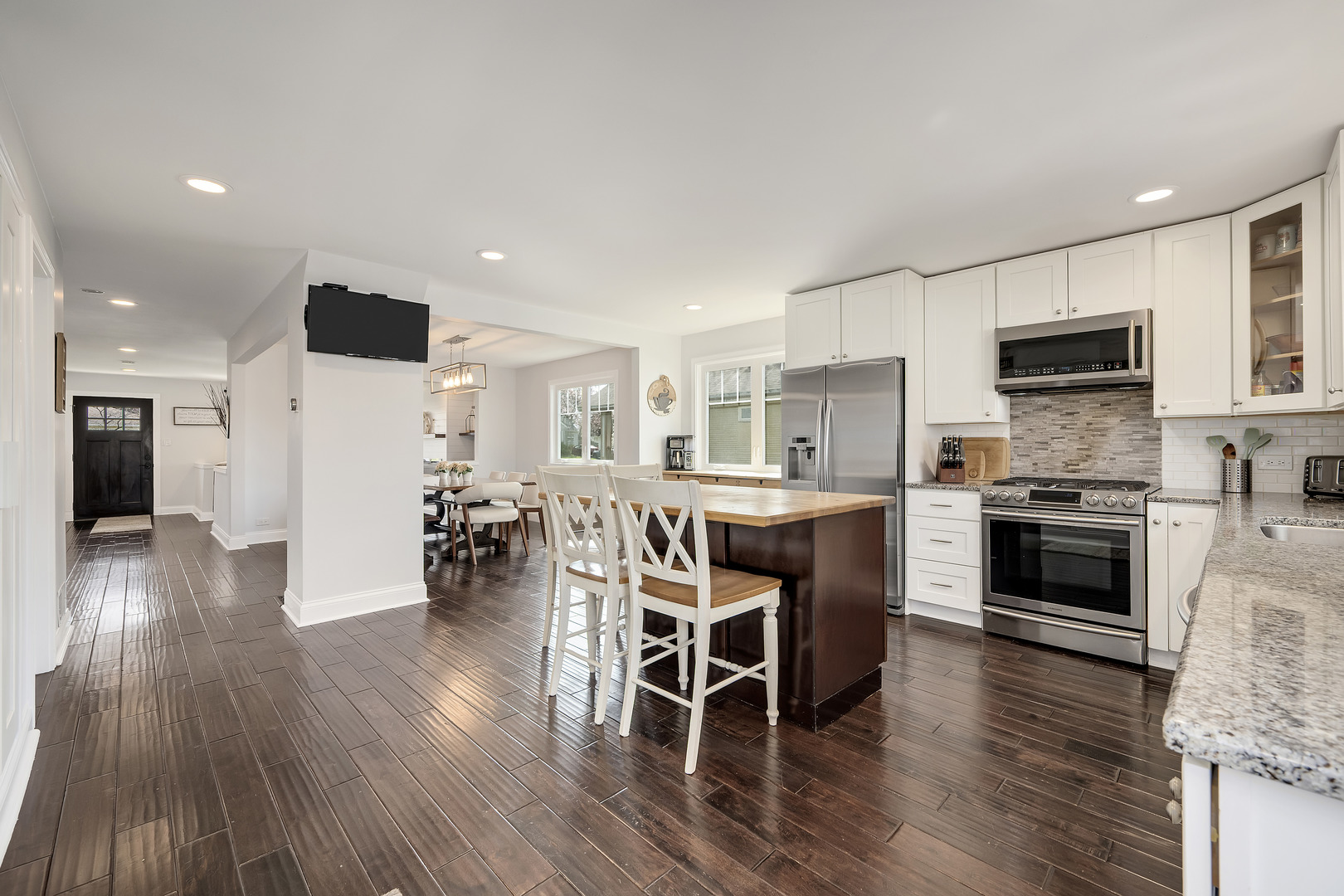 216 N Washington Street, Westmont, IL 60559