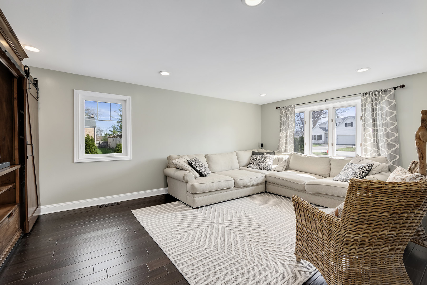 216 N Washington Street, Westmont, IL 60559