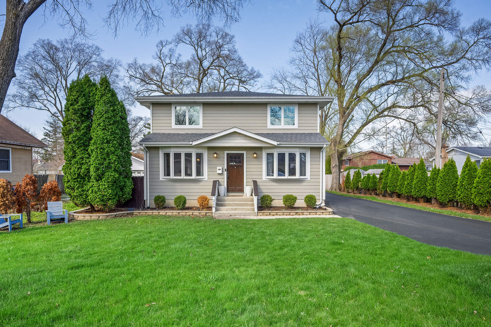 216 N Washington Street, Westmont, IL 60559