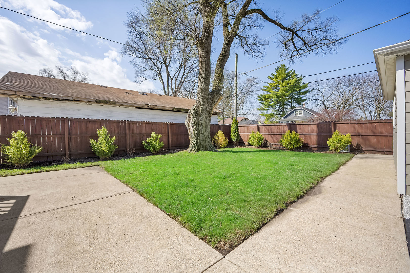 216 N Washington Street, Westmont, IL 60559