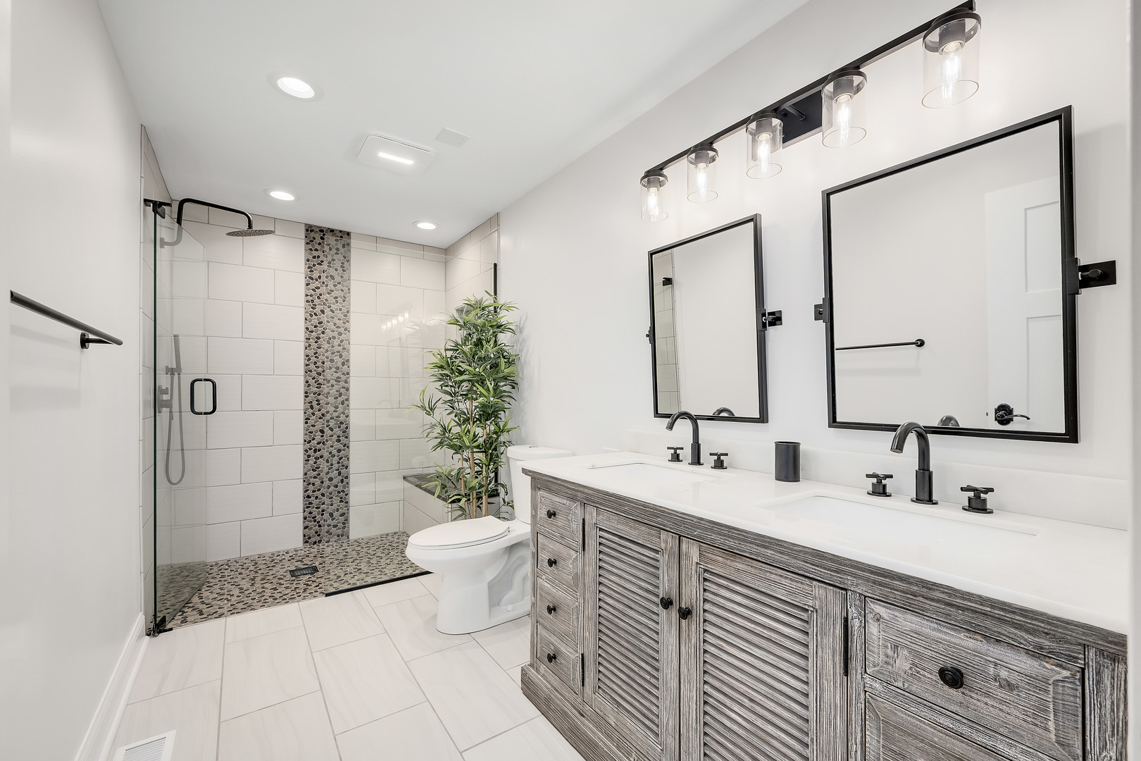 216 N Washington Street, Westmont, IL 60559