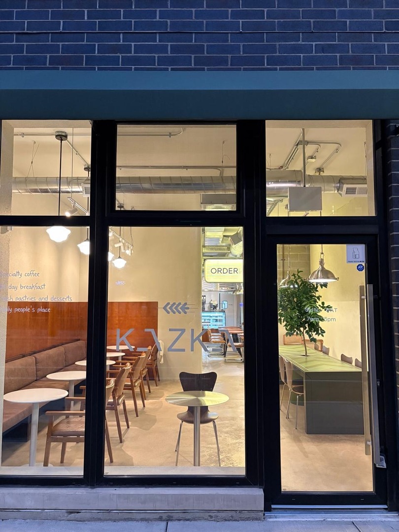 3056 N Lincoln Avenue #1, Chicago, IL 60657