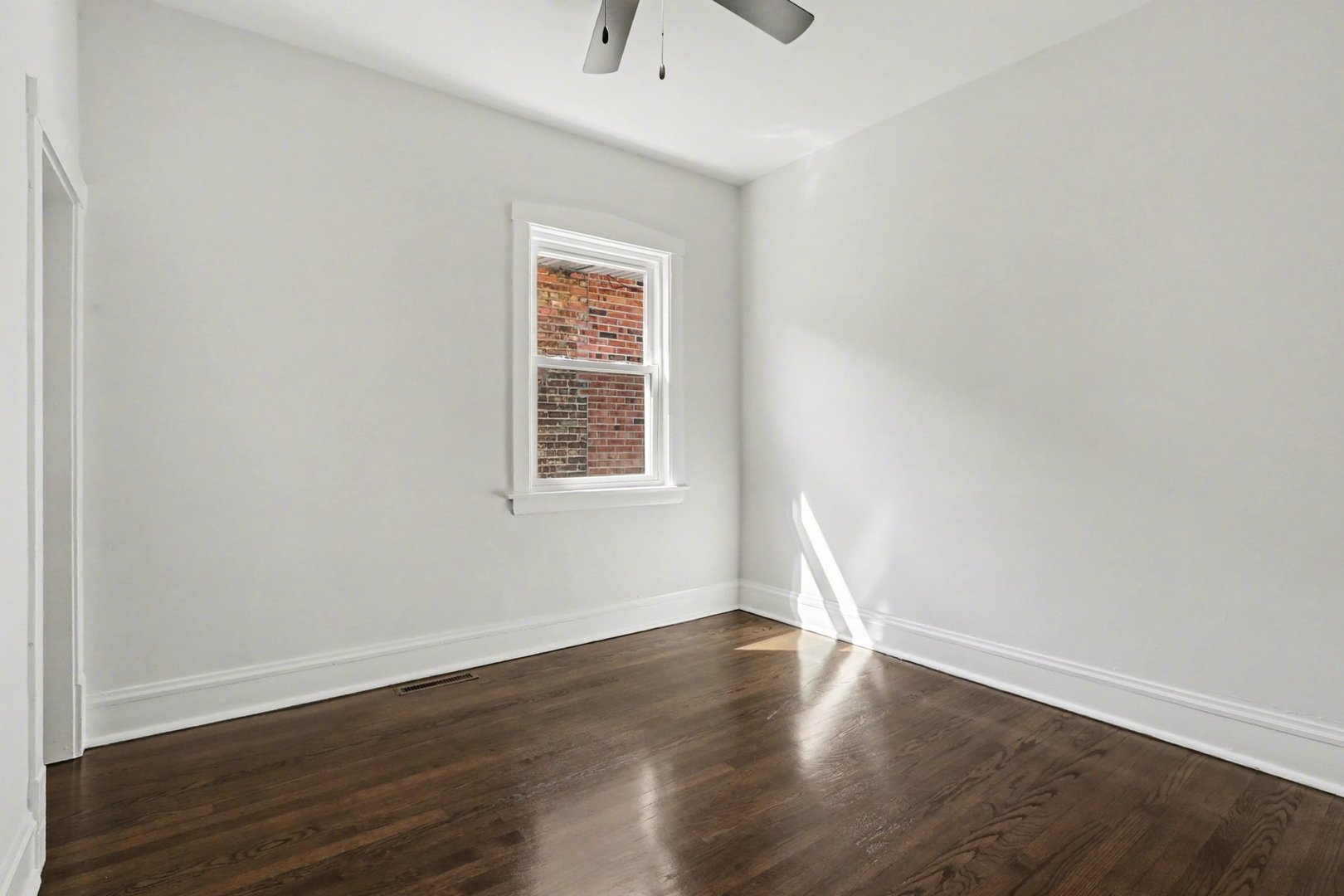 2638 N New England Avenue, Chicago, IL 60707