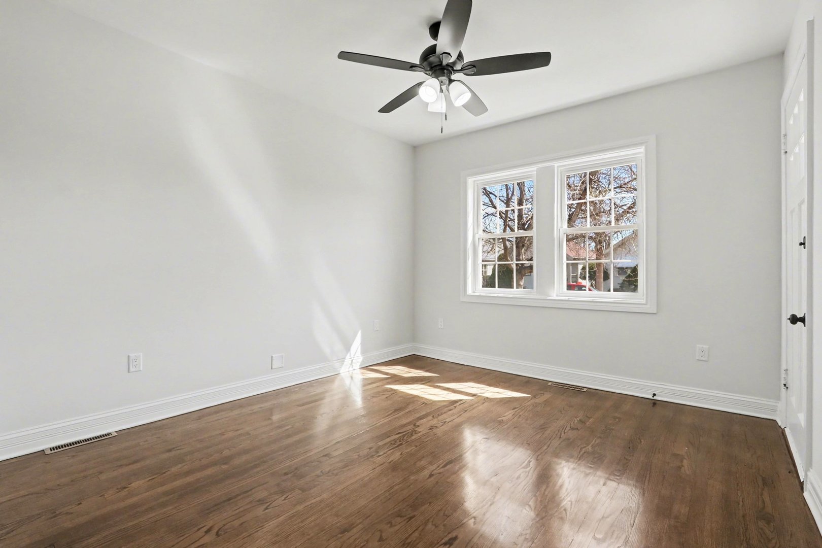 2638 N New England Avenue, Chicago, IL 60707