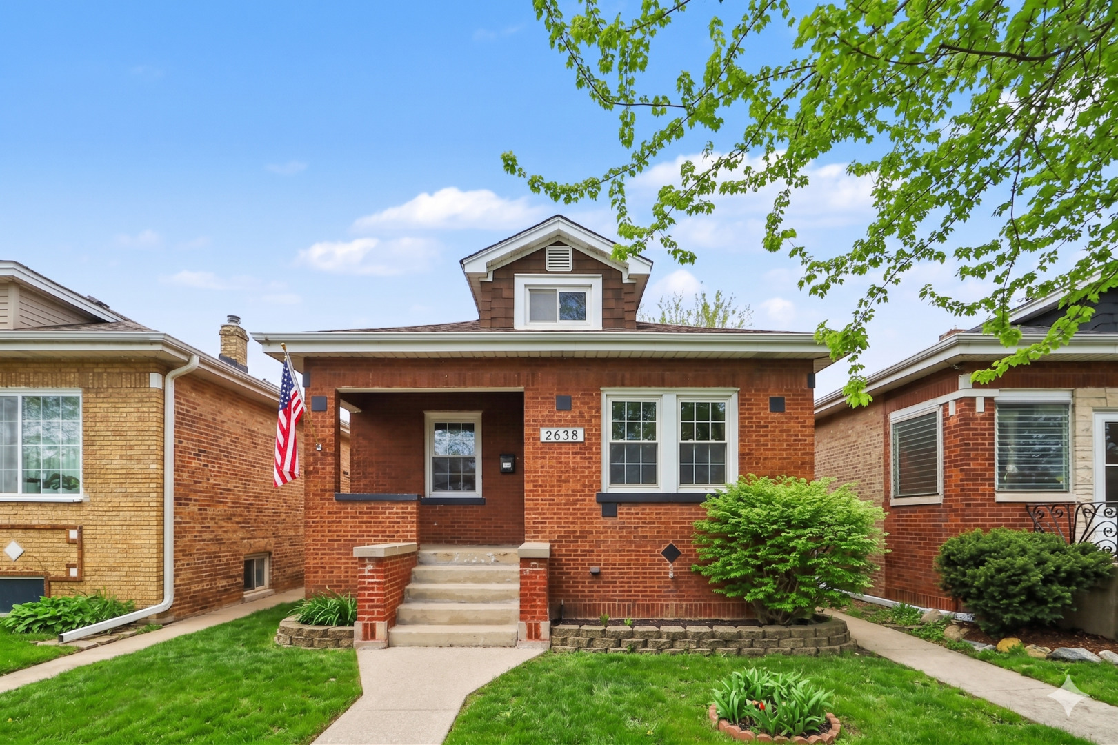 2638 N New England Avenue, Chicago, IL 60707
