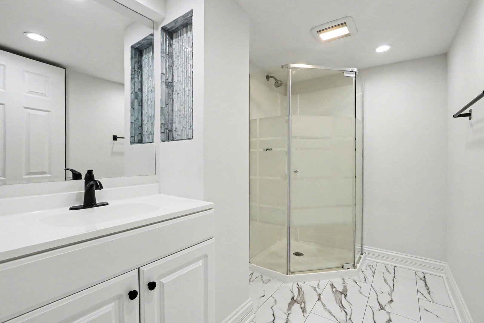 2638 N New England Avenue, Chicago, IL 60707