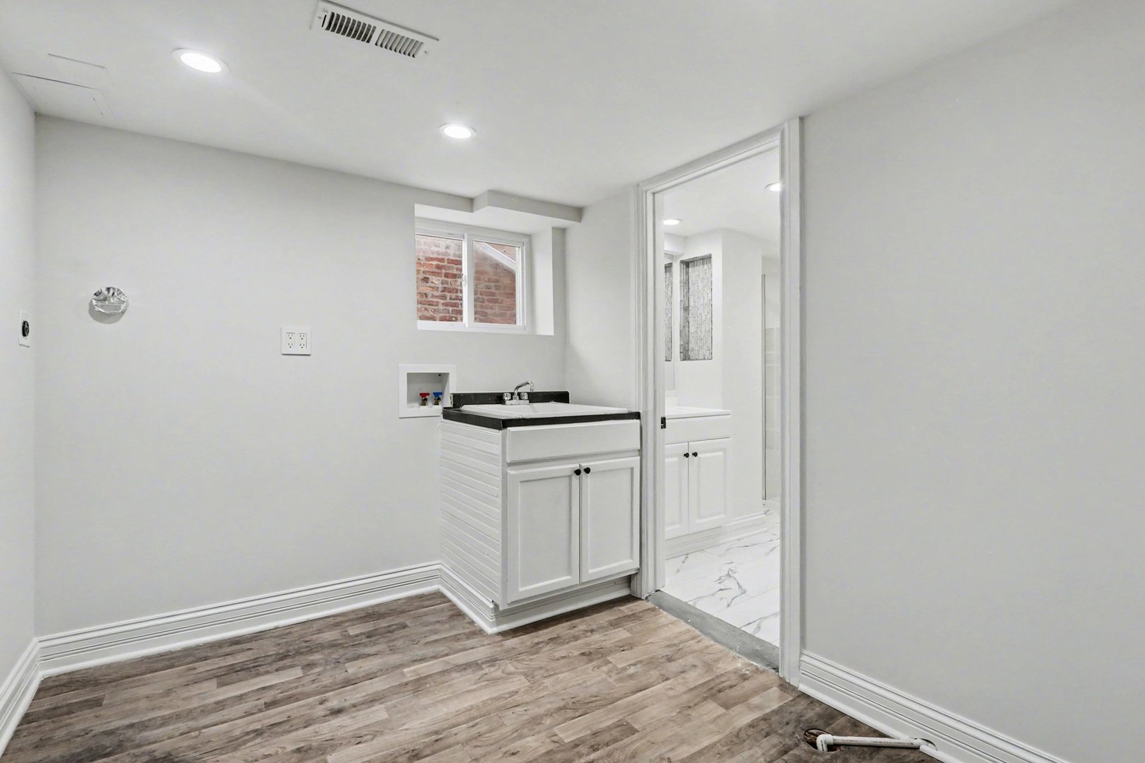 2638 N New England Avenue, Chicago, IL 60707