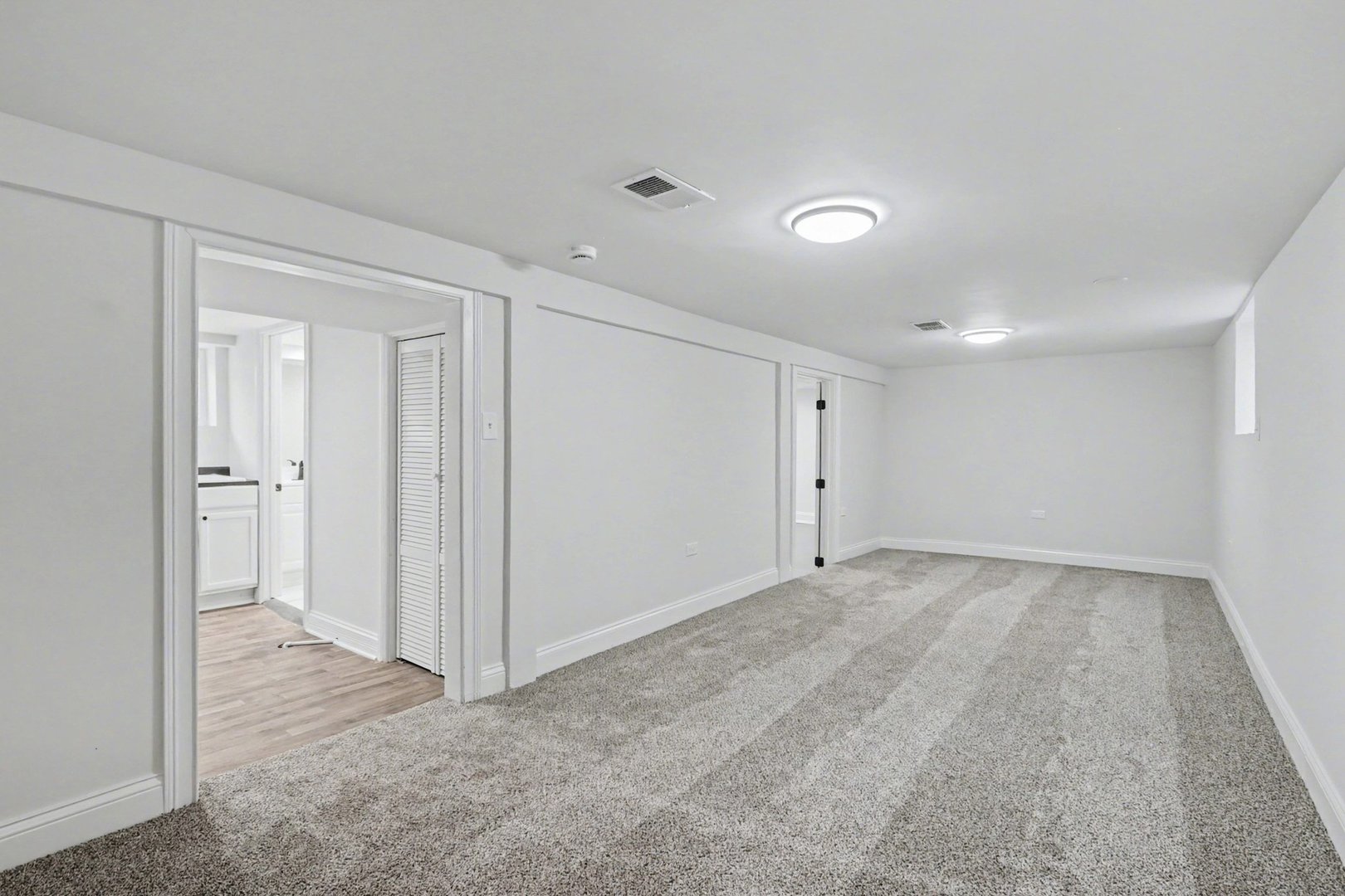 2638 N New England Avenue, Chicago, IL 60707