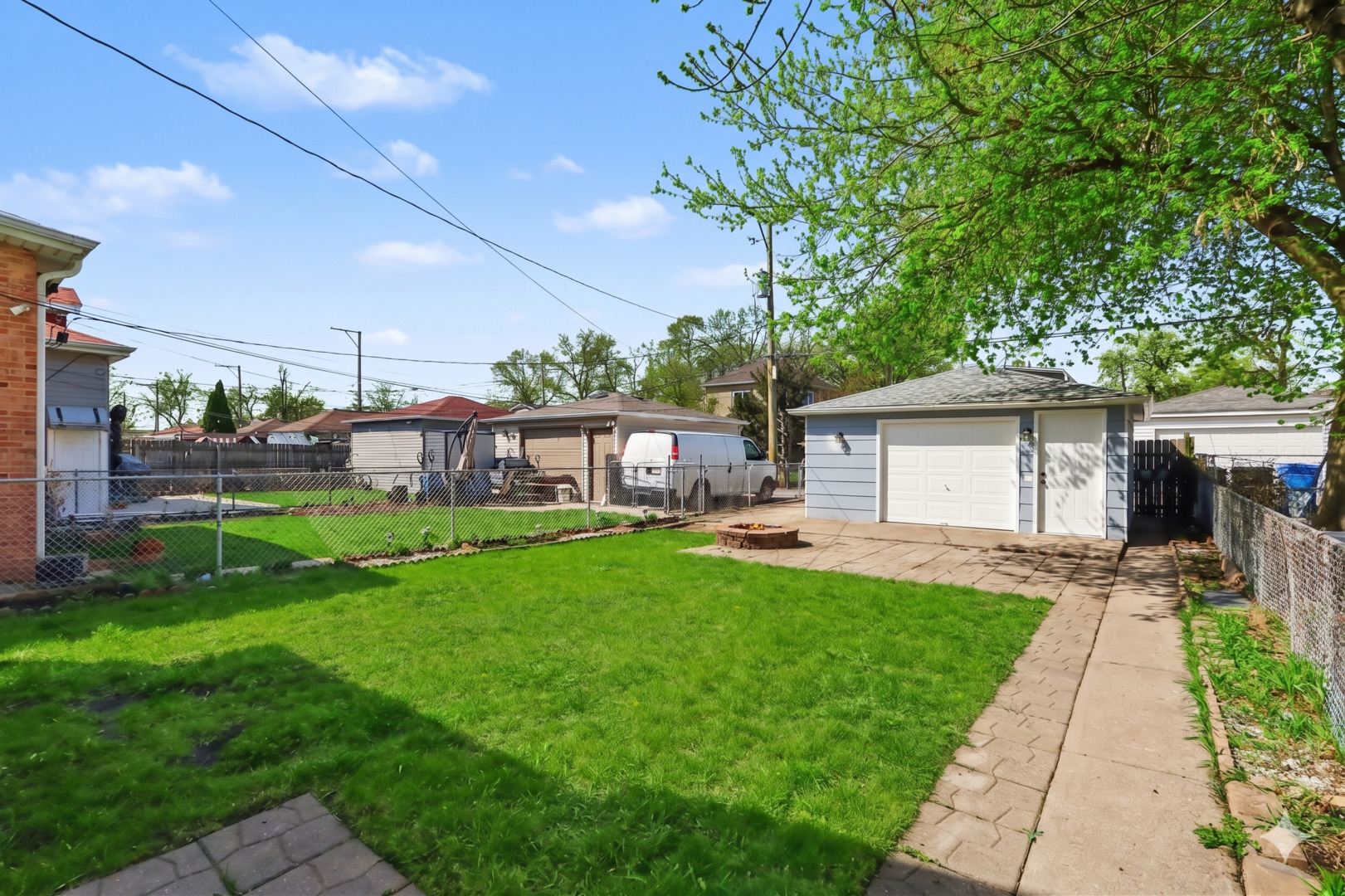 2638 N New England Avenue, Chicago, IL 60707