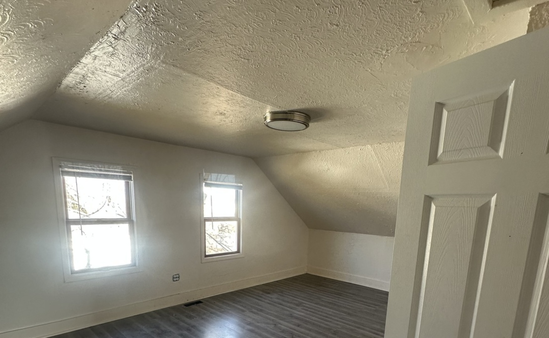 410 Ivanhoe Road, Grayslake, IL 60030