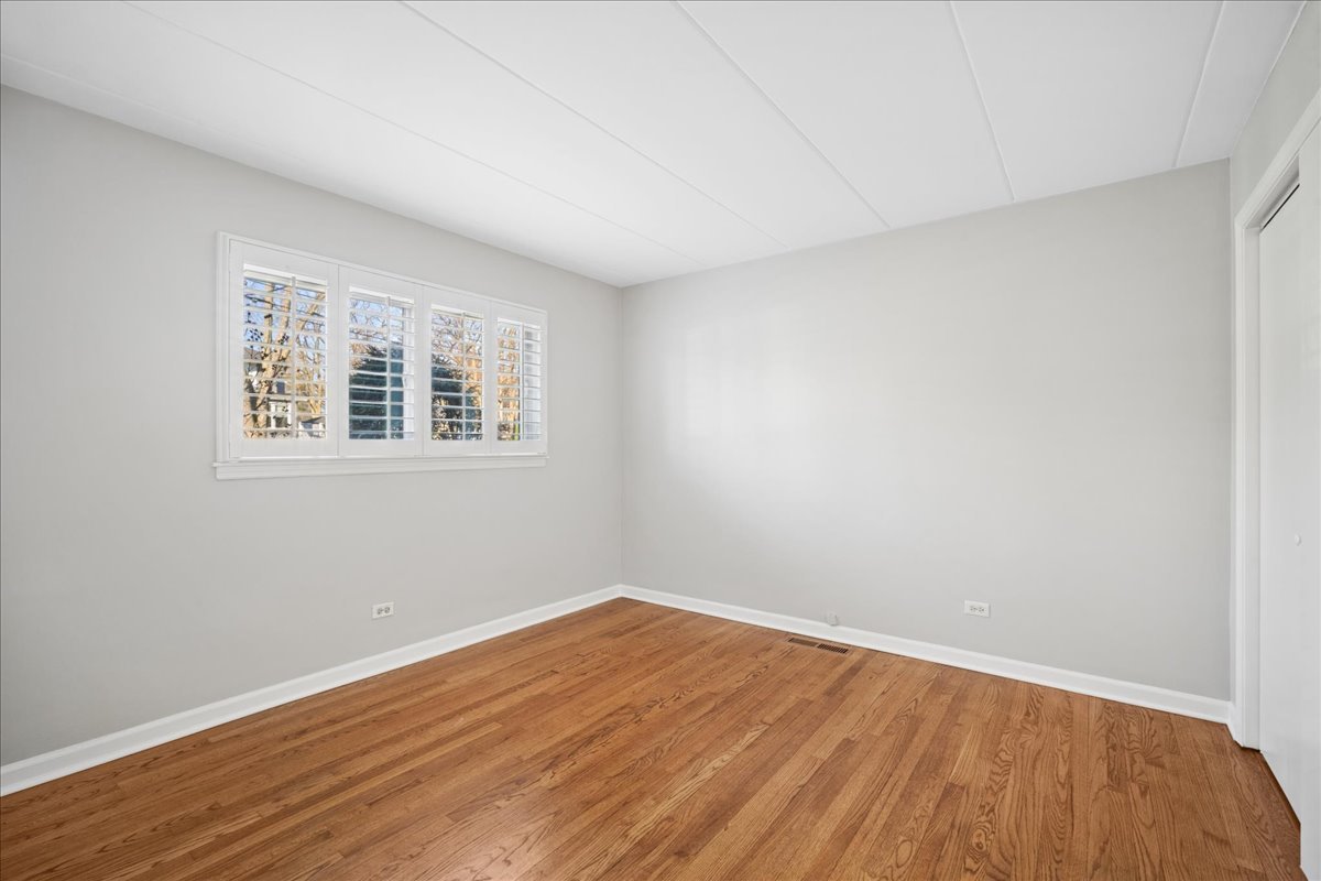 319 S Vine Avenue #A, Park Ridge, IL 60068