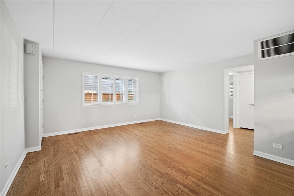 319 S Vine Avenue #A, Park Ridge, IL 60068