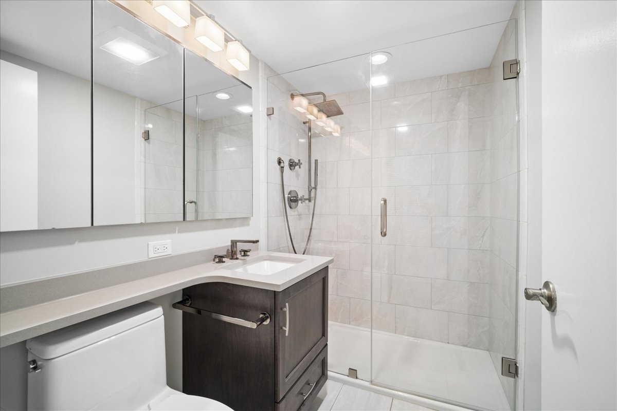 319 S Vine Avenue #A, Park Ridge, IL 60068