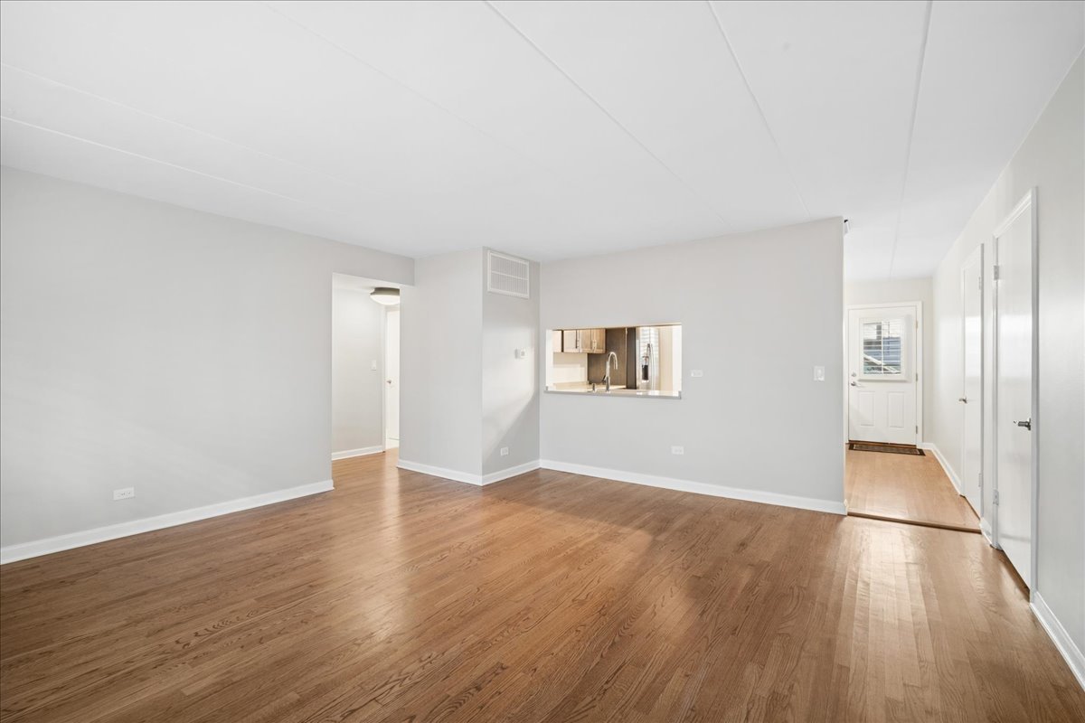 319 S Vine Avenue #A, Park Ridge, IL 60068