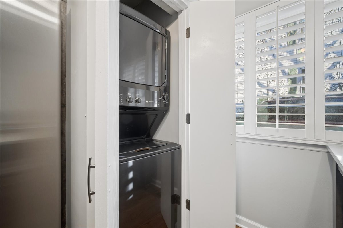 319 S Vine Avenue #A, Park Ridge, IL 60068