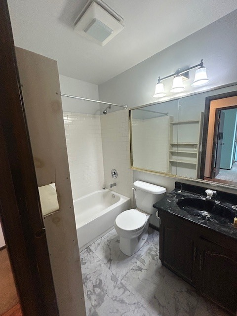 185 College Drive #B, Bloomingdale, IL 60108