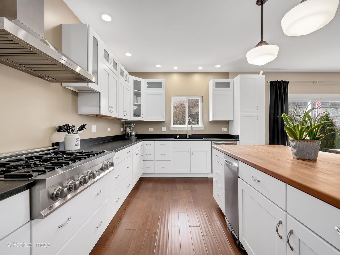 1234 Blackberry Creek Drive, Elburn, IL 60119