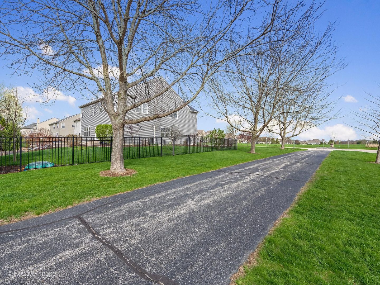 1234 Blackberry Creek Drive, Elburn, IL 60119