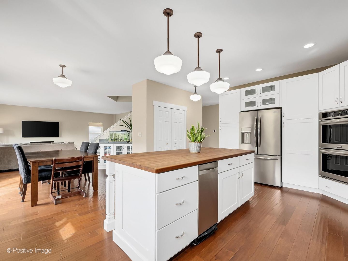 1234 Blackberry Creek Drive, Elburn, IL 60119