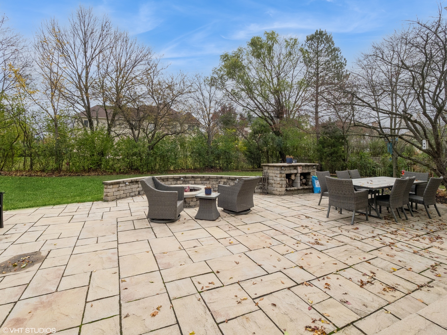 445 Blue Ash Drive, Buffalo Grove, IL 60089