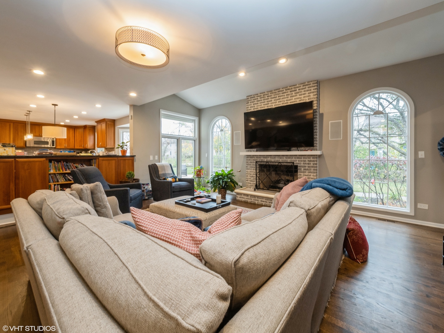445 Blue Ash Drive, Buffalo Grove, IL 60089