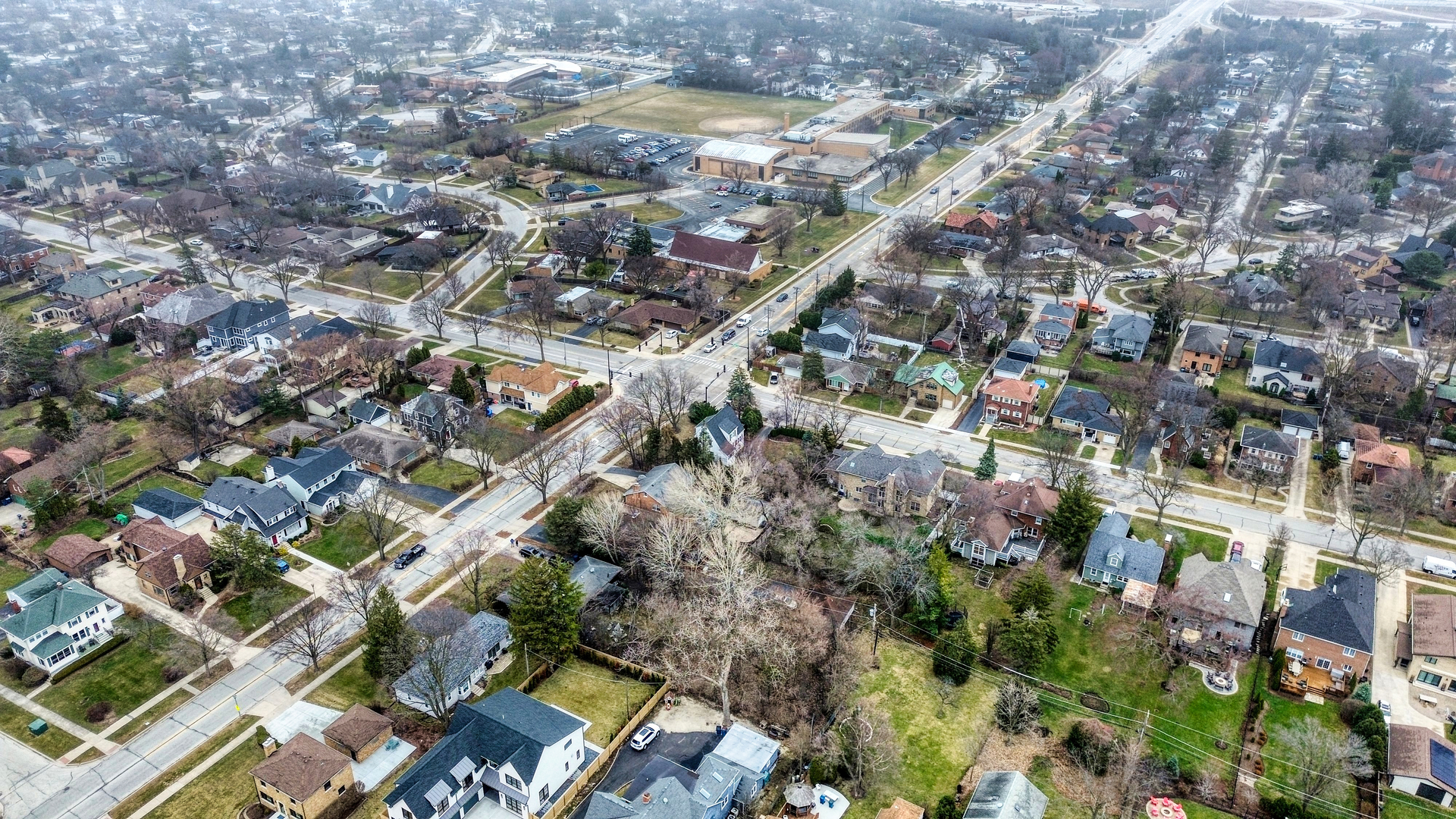 270 E Saint Charles Road, Elmhurst, IL 60126