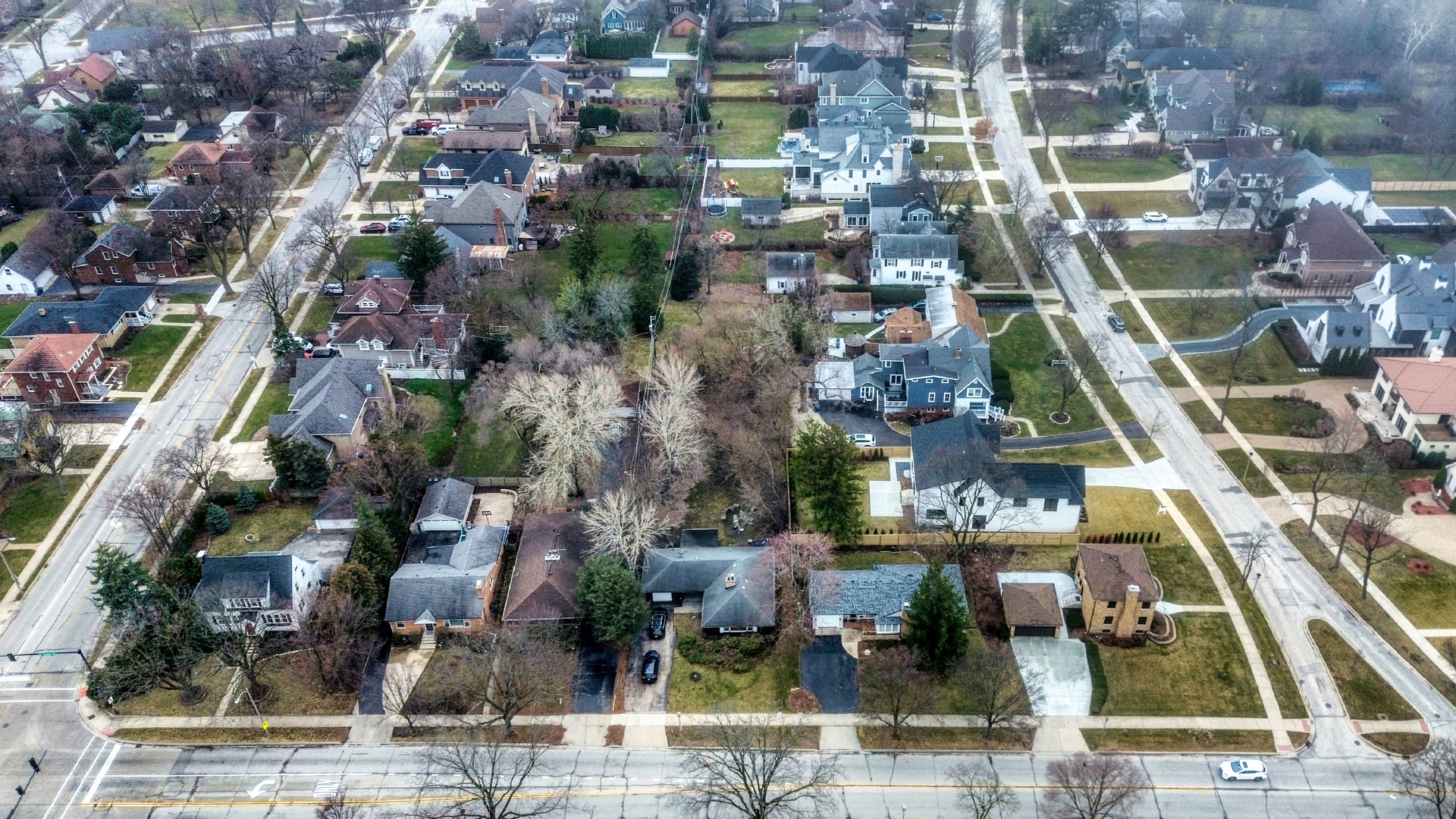 270 E Saint Charles Road, Elmhurst, IL 60126