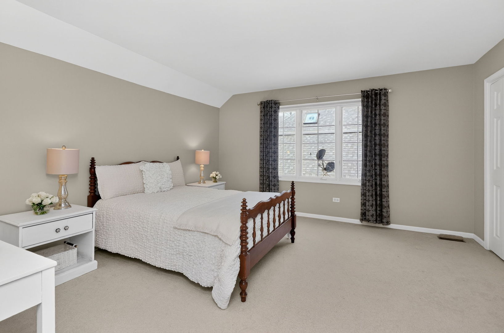 915 Rock Spring Road, Naperville, IL 60565