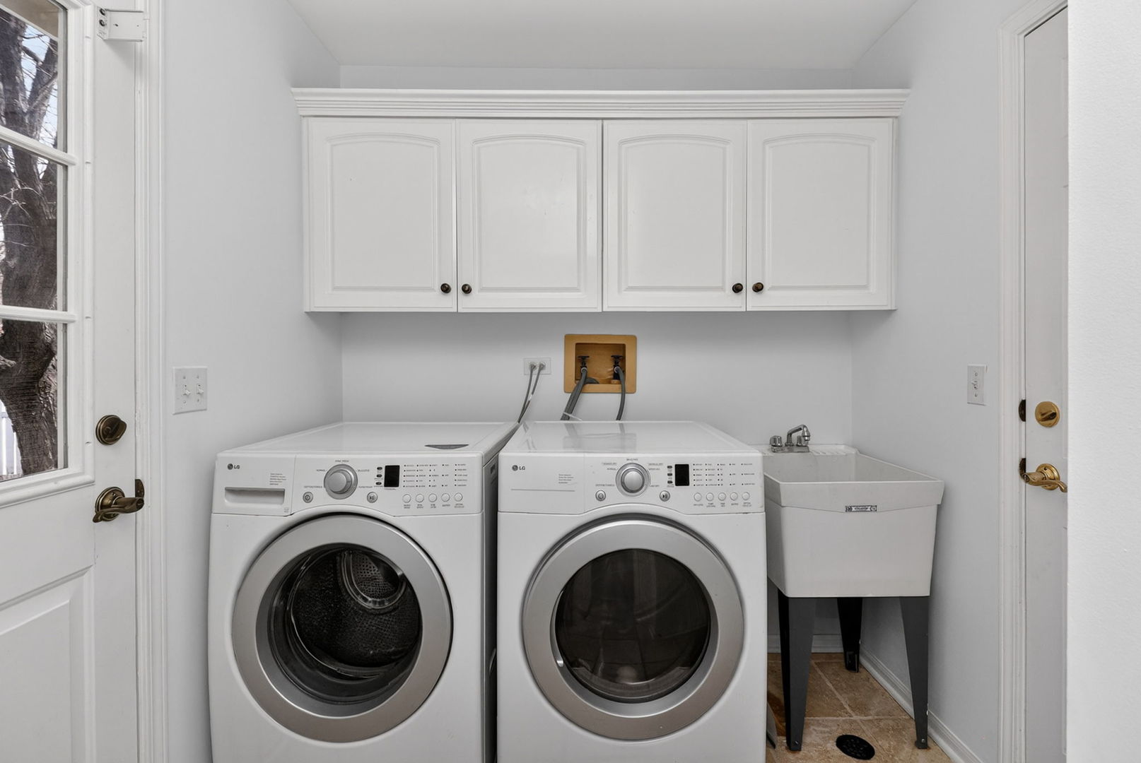 915 Rock Spring Road, Naperville, IL 60565