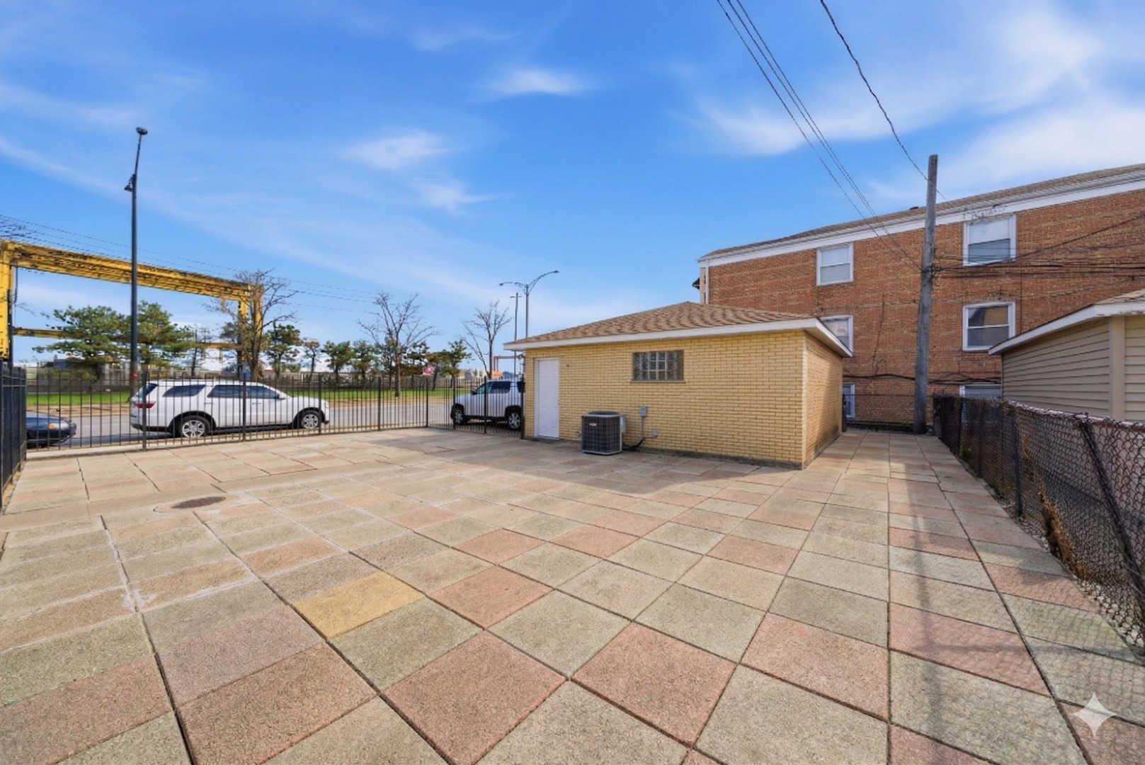 7901 S Whipple Street, Chicago, IL 60652