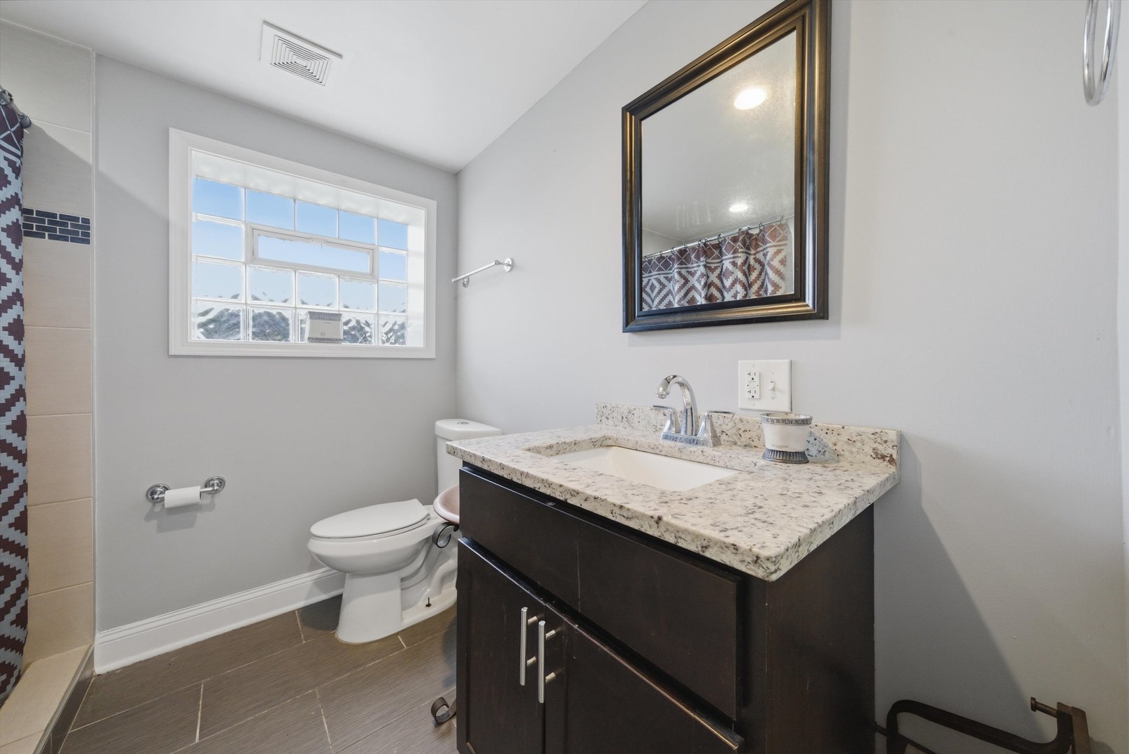 7901 S Whipple Street, Chicago, IL 60652