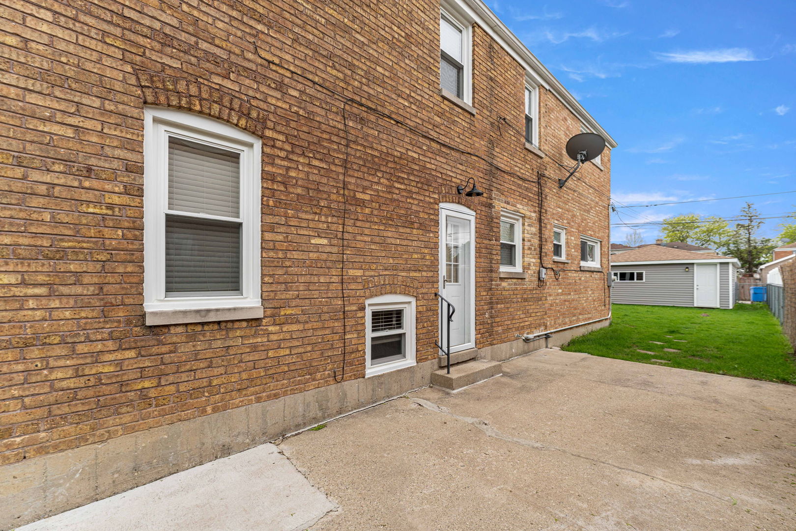 7805 W Balmoral Avenue, Chicago, IL 60656