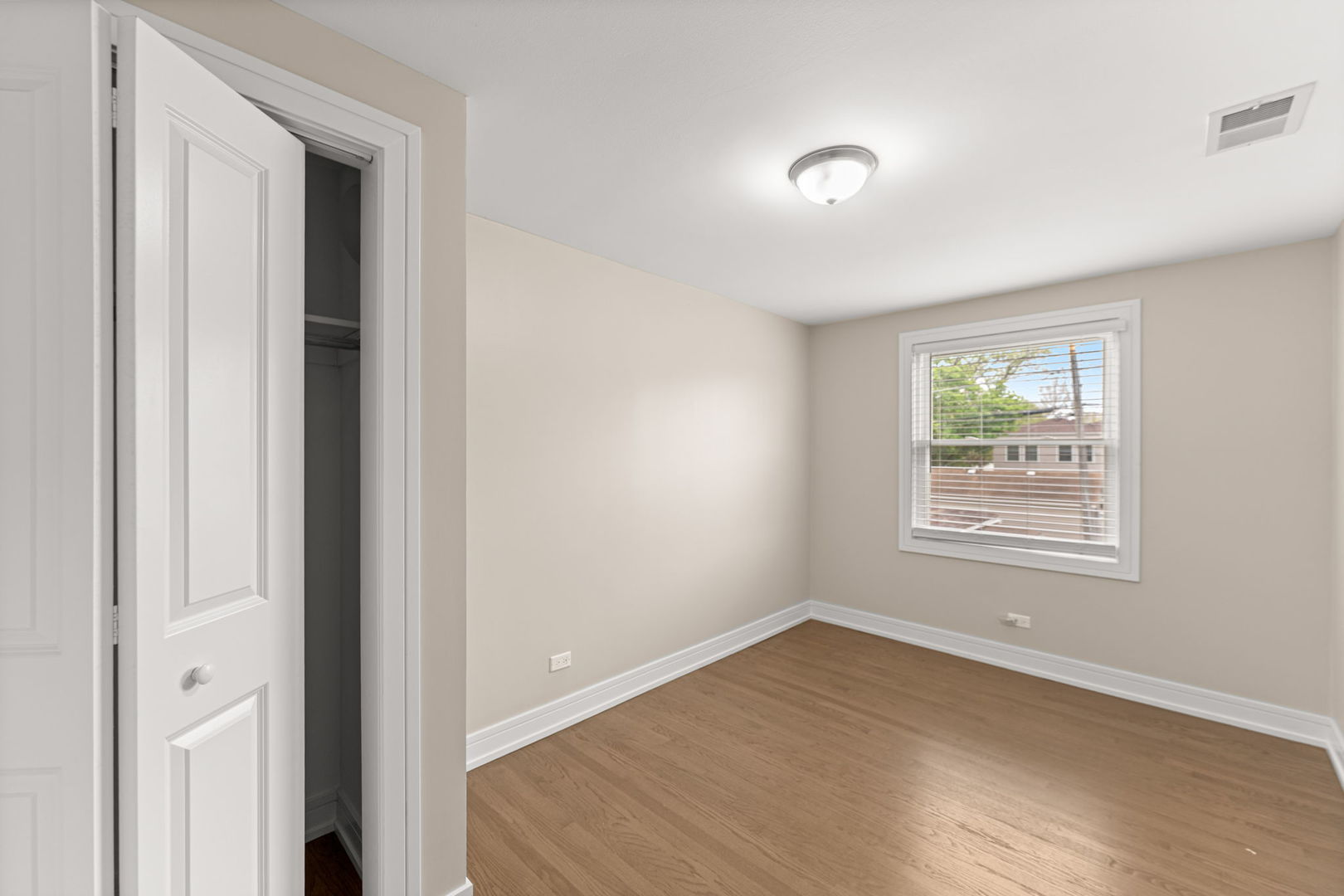 7805 W Balmoral Avenue, Chicago, IL 60656