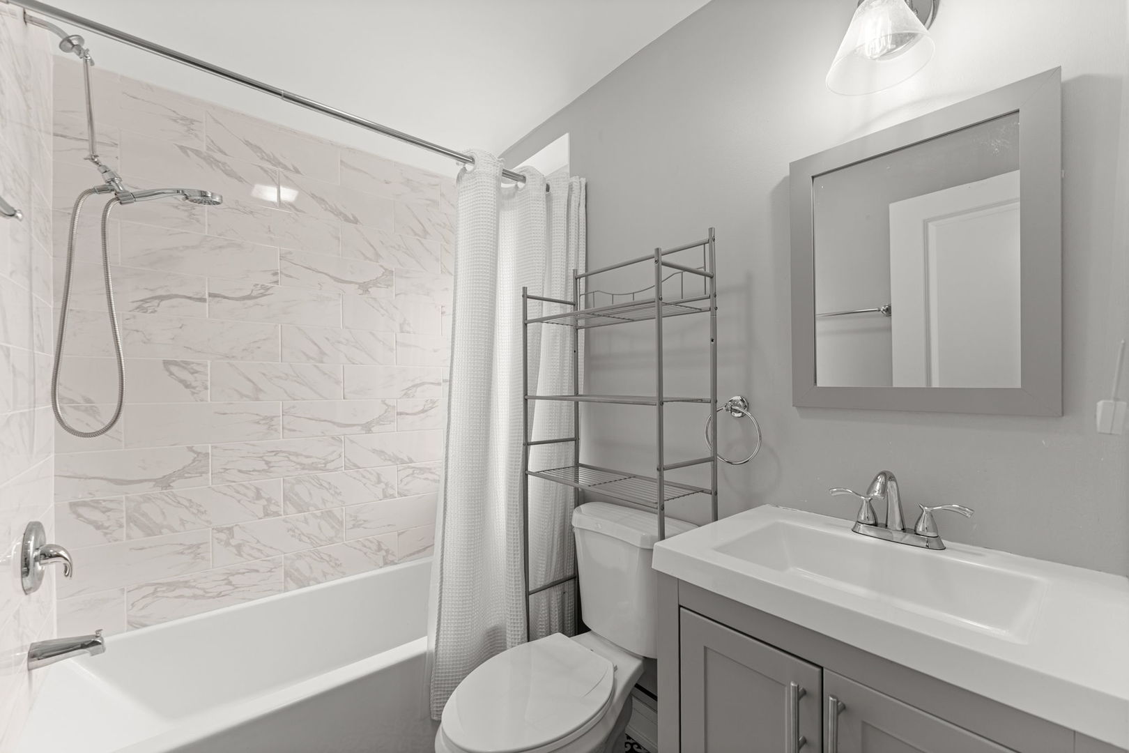 7805 W Balmoral Avenue, Chicago, IL 60656