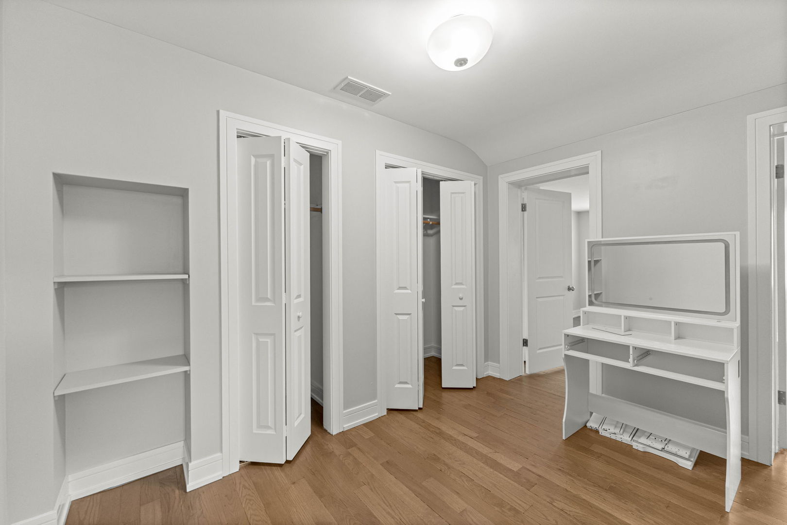 7805 W Balmoral Avenue, Chicago, IL 60656