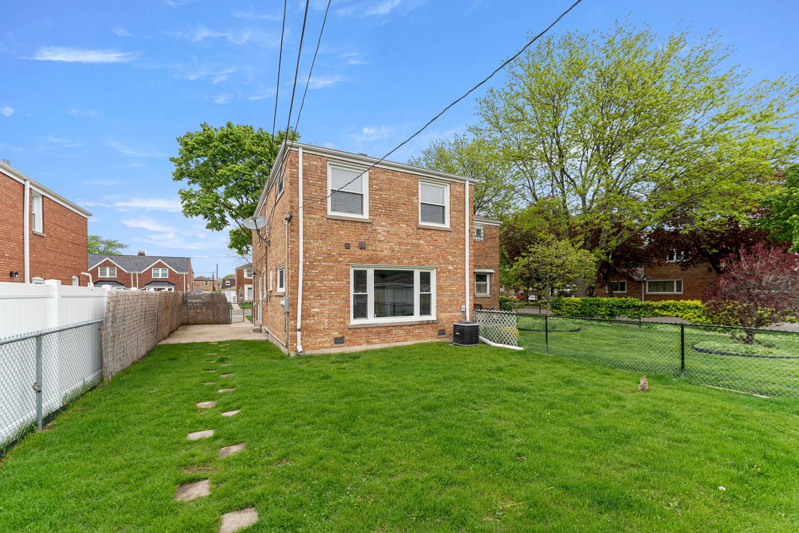 7805 W Balmoral Avenue, Chicago, IL 60656