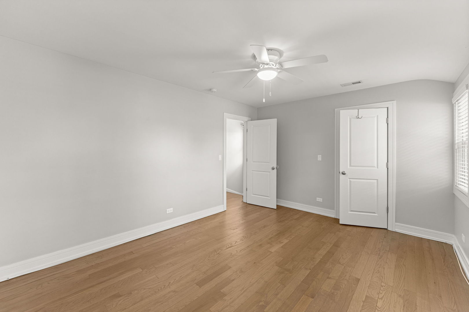 7805 W Balmoral Avenue, Chicago, IL 60656