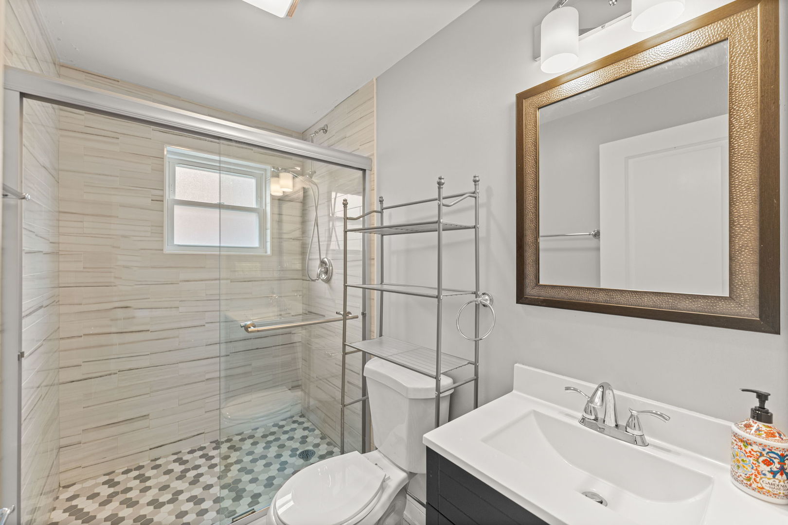 7805 W Balmoral Avenue, Chicago, IL 60656