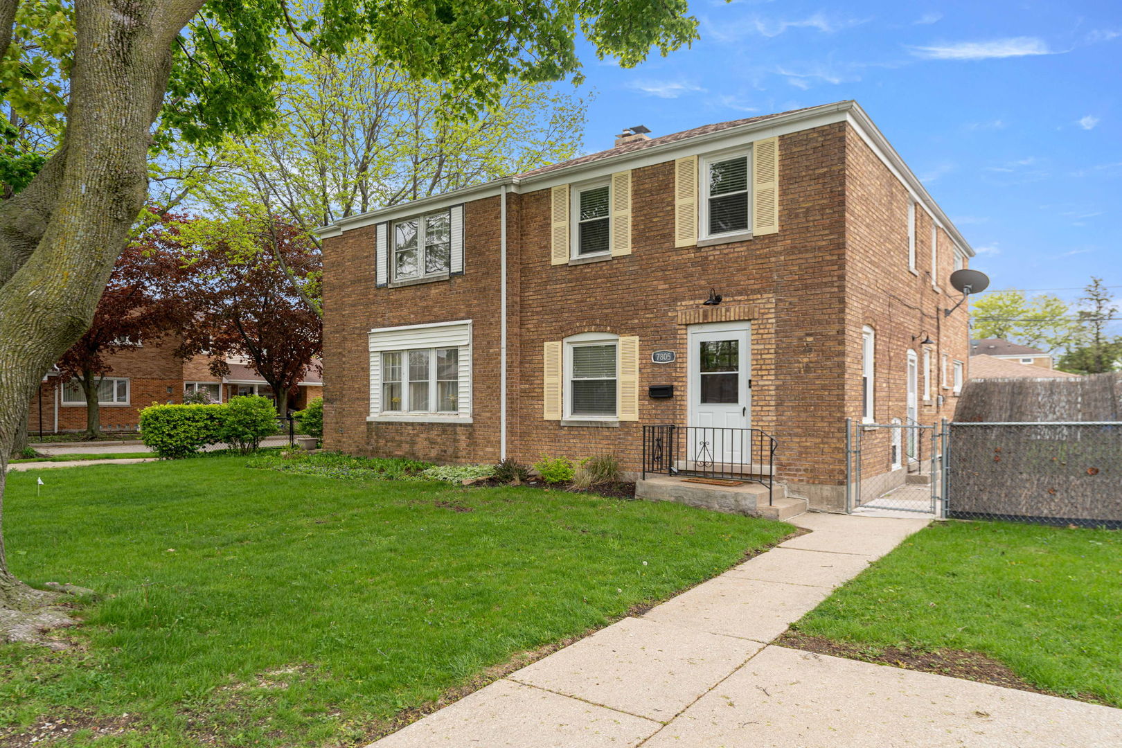 7805 W Balmoral Avenue, Chicago, IL 60656