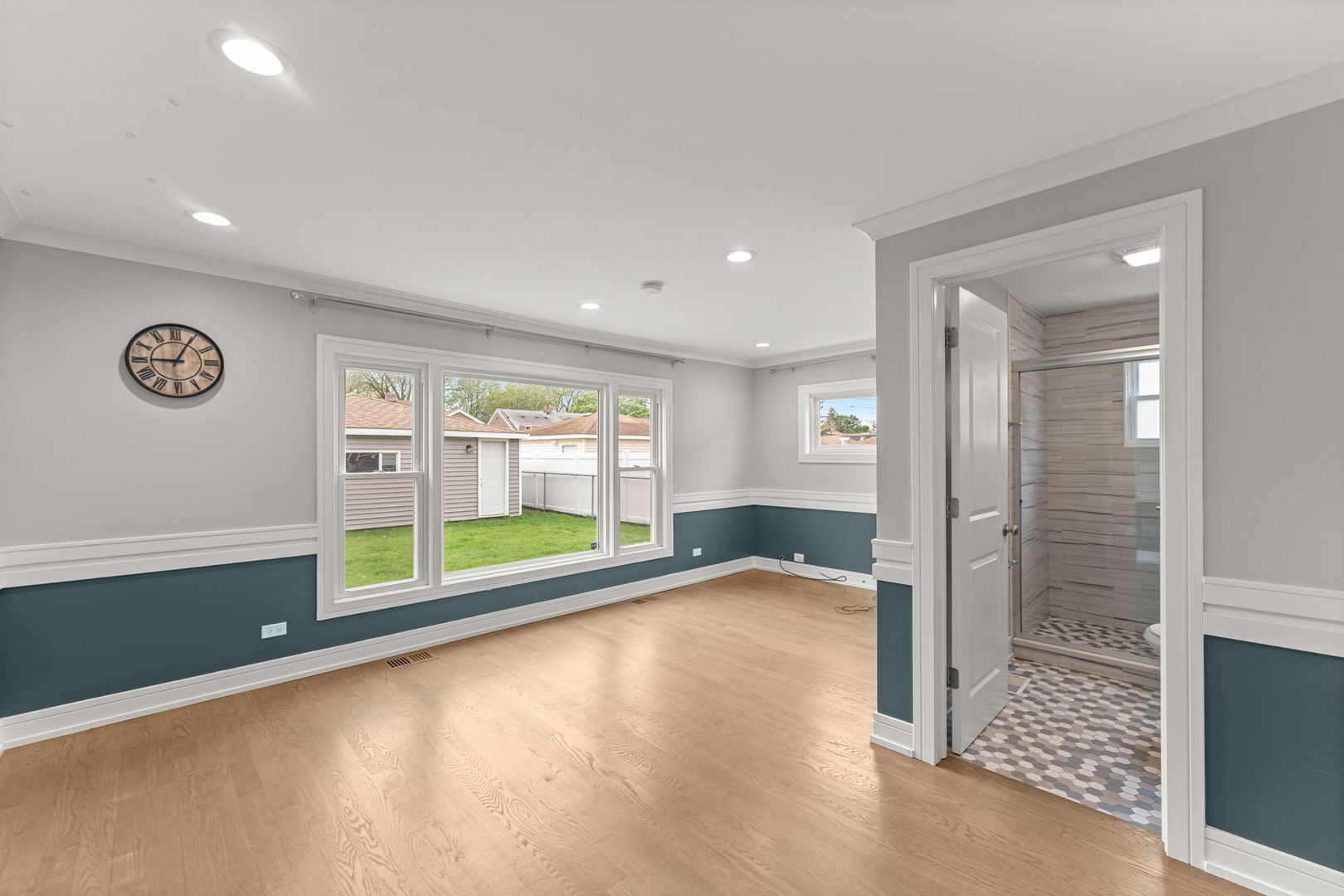 7805 W Balmoral Avenue, Chicago, IL 60656