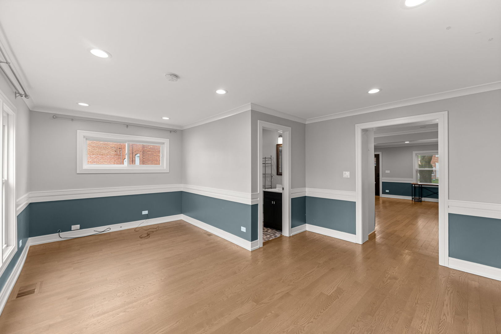 7805 W Balmoral Avenue, Chicago, IL 60656