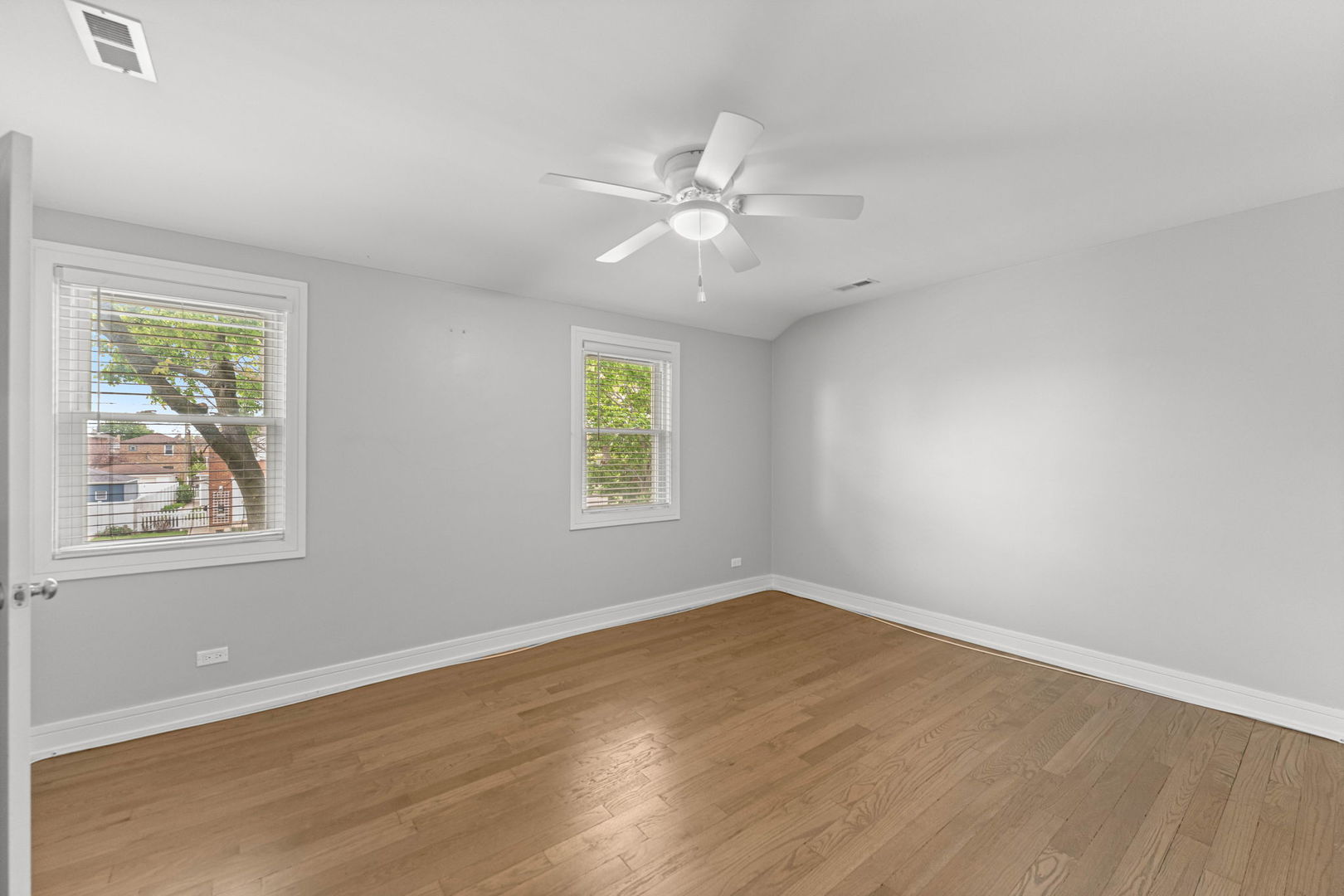 7805 W Balmoral Avenue, Chicago, IL 60656